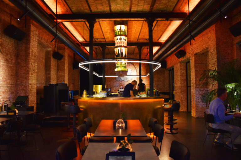 ZKLD uses dramatic lighting effect for an F&B project in Istanbul