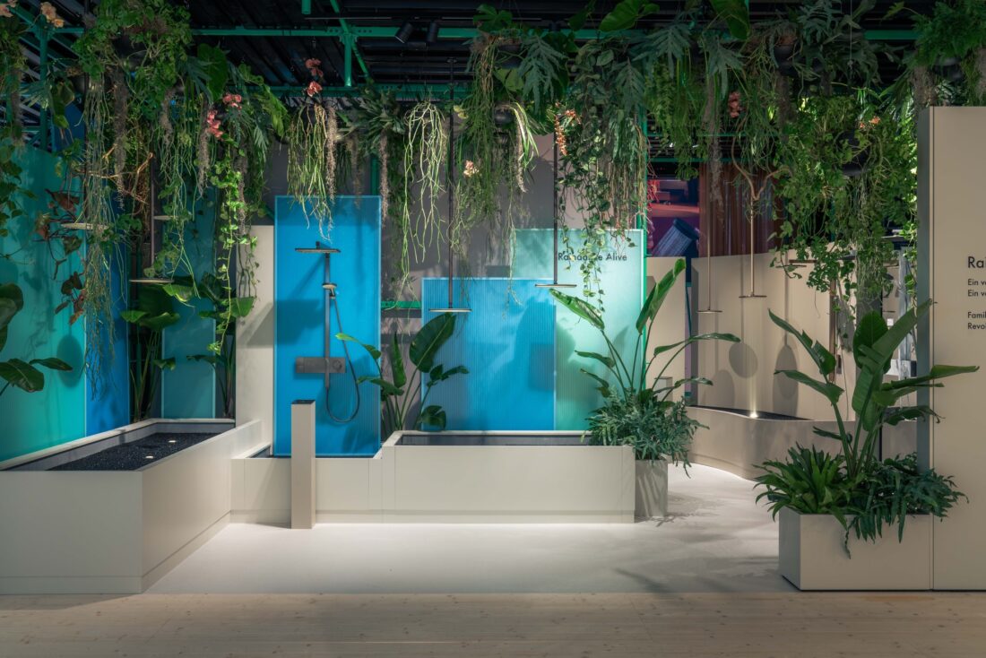 The event drew over 163,000 visitors, marking a 6% increase from the previous year